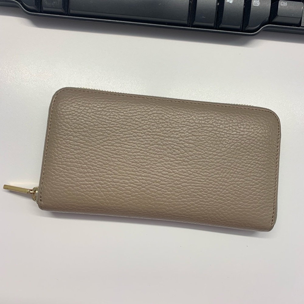 Cuyana classic zip around wallet